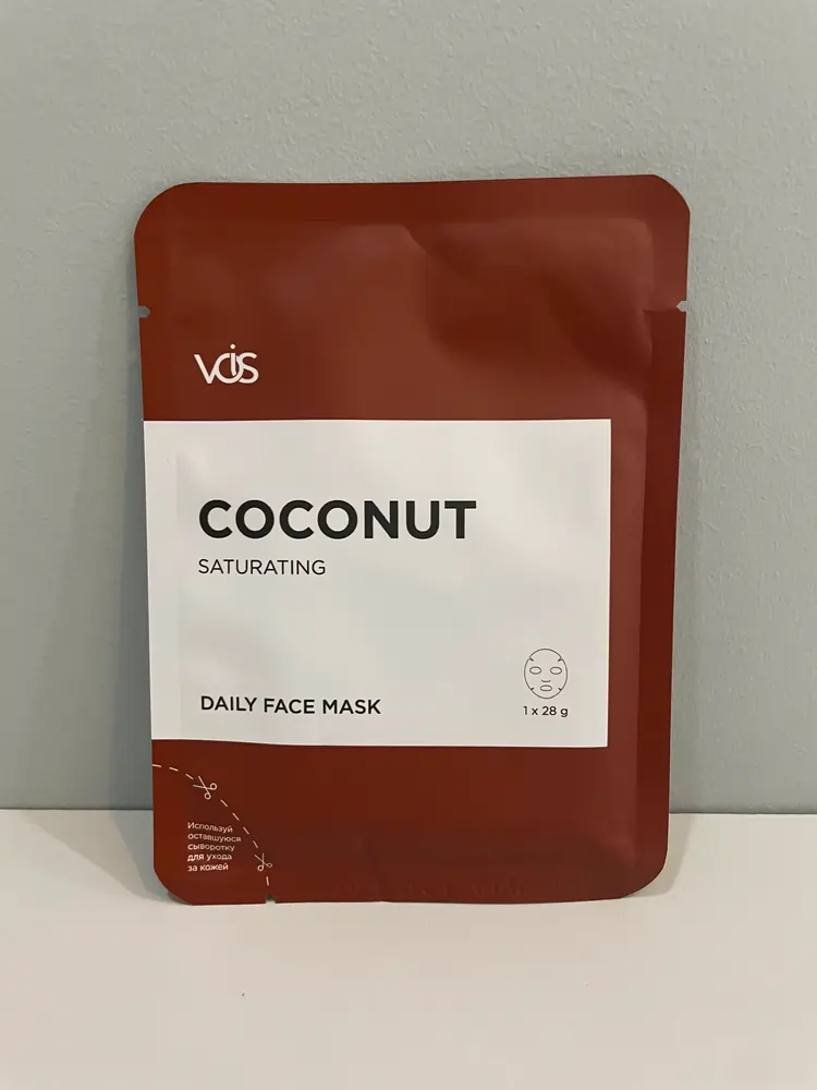 Face mask with coconut