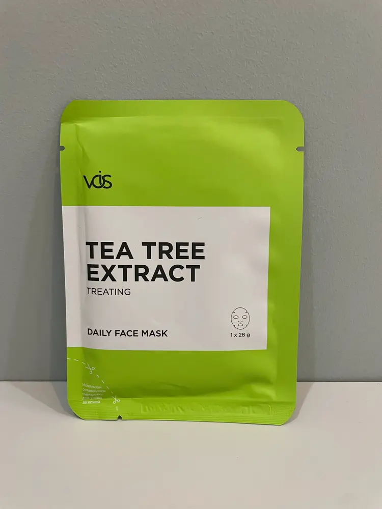Face mask with tea tree extract