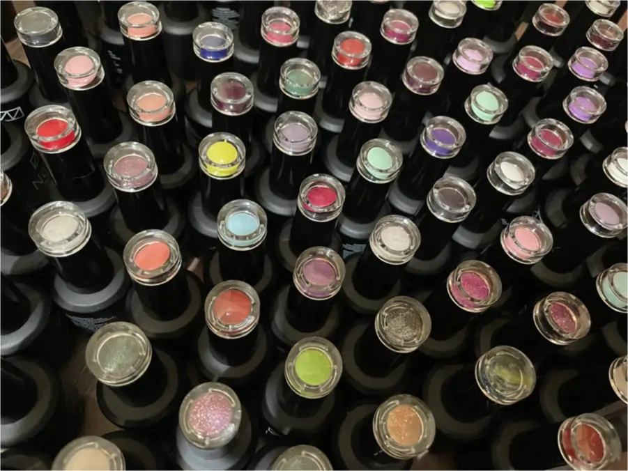 Hypoallergenic HEMA-free gel polishes at Hide salon